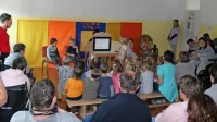 Vrtčevski otroci in varovanci varstveno delovnih centrov so postali 
poslušalci in pripovedovalci zgodb.