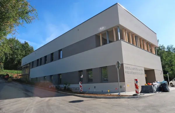 Novozgrajena bolni&scaron;nica v Stari Gori v rokah &scaron;empetrske bolni&scaron;nice