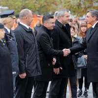 Državni vrh dan spomina na mrtve zaznamoval s polaganjem venca k spomeniku žrtvam vseh vojn v Ljubljani
