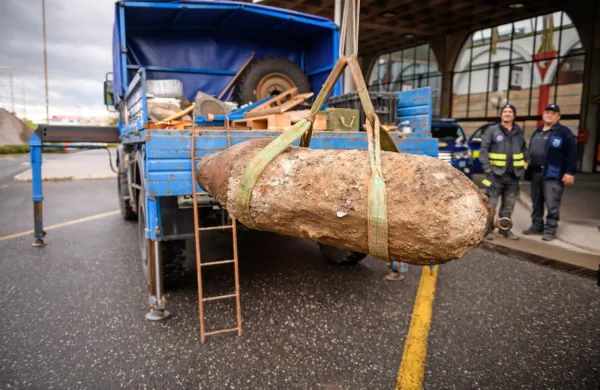Tudi ta bomba bo zdaj  šla na začasno skladiščenje, nato pa jo bodo 
s sežigom uničili v roku treh mesecev. 