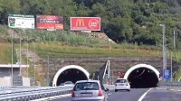 Ko bo oprema postavljena, bo lahko skozi eno cev predora potekal 
promet v obeh smereh. 