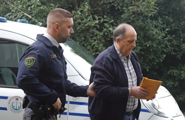 Koprska tožilka Anja Štrovs je sodniku Julijanu Glavini predlagala, 
da obtoženega za lanski dvojni umor v Krkavčah Marka Matića 
spozna za krivega in ga obsodi na 30 let zapora.