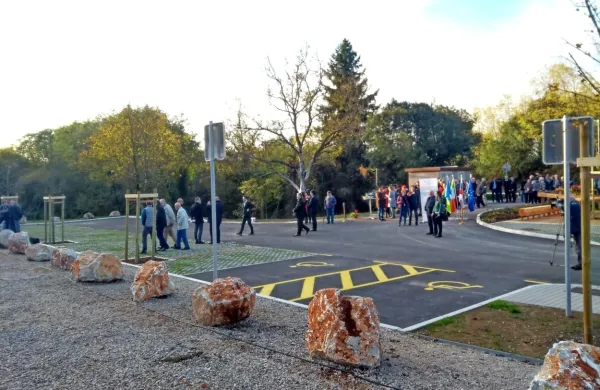 Postajali&scaron;če za avtodome je, na vrsti je brv