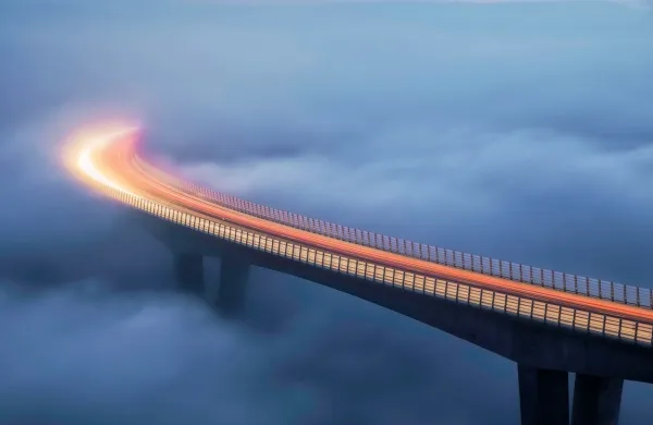 Fotografija črnokalskega viadukta v megli  je Jako Ivančiča uvrstila 
med deset najboljših krajinskih fotografov  na svetu.   