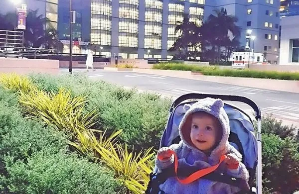Kriso pozdrav izpred klinike UCLA