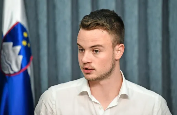 Celotno vodstvo Mladega foruma SD je odstopilo s položajev, je 
sporočil predsednik podmladka Andrej Omerzel.