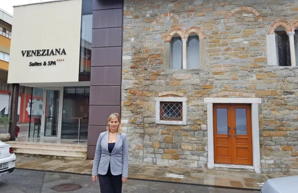 Alja Stadina Jerkovič iz podjetja Veneto Domus ne more razumeti, 
da se občina otepa zaslužka od oddaje parkirnih mest ponudnikom turističnih zmogljivosti. 