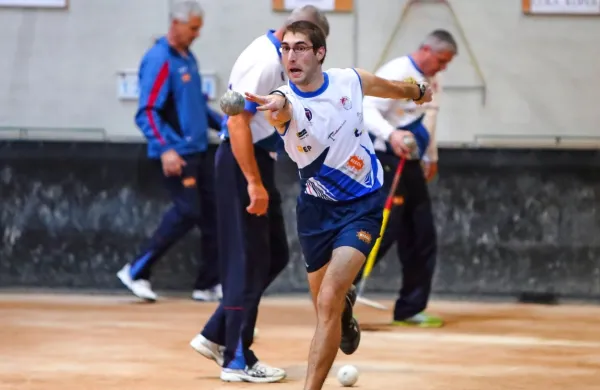 Tudi Marko Švara ima velik del zaslug za zmago Hrasta proti 
serijskemu prvaku Trati.