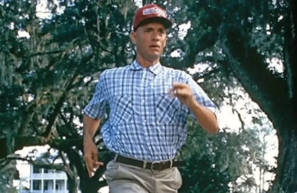 V hollywoodskem Forrest Gumpu je naslovno vlogo odigral Tom 
Hanks in prejel oskarja. 