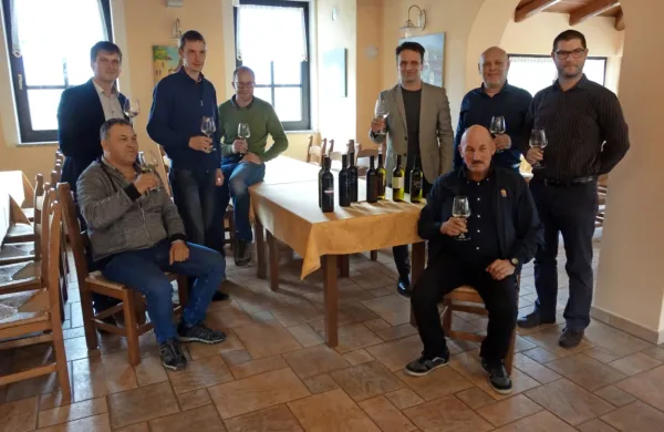   Organizatorji napovedujejo bogato martinovanje, s poudarkom na  promociji domačih vin in 
kulturi pitja.  