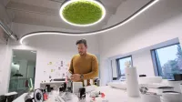 Podjetje Intra Lighting je s svojimi svetili in svetlobnimi sistemi 
opremilo tudi objekte družb Google, Facebook, Ferrari, Microsoft 
...