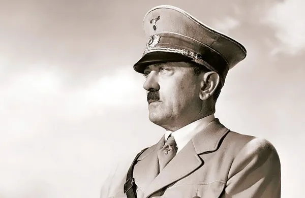Osebni predmeti, ki jih je nekoč uporabljal nemški nacistični 
voditelj Adolf Hitler, so se znašli na dražbi v nemškem kraju 
Grasbrunn blizu bavarske prestolnice München. 