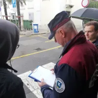 Denis Udovič iz izolske civilne zaščite je ugotovil, da mesto 
potrebuje še nekaj dodatnih baraž. 