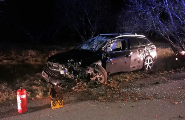 Med vožnjo zaspal in zapeljal s ceste