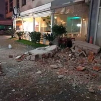 Albanijo je danes stresel močan potres z magnitudo 6,4, ki so ga 
čutili po vsem Balkanu ter tudi v Italiji in Sloveniji.