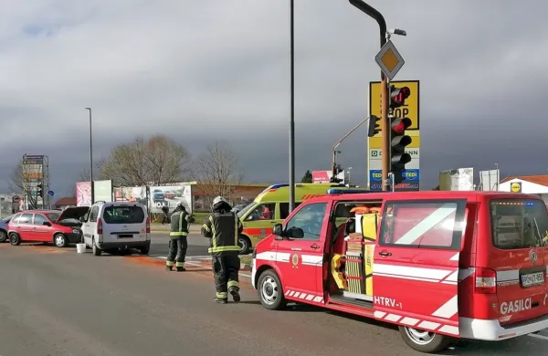 Voznica v križi&scaron;ču izsilila prednost