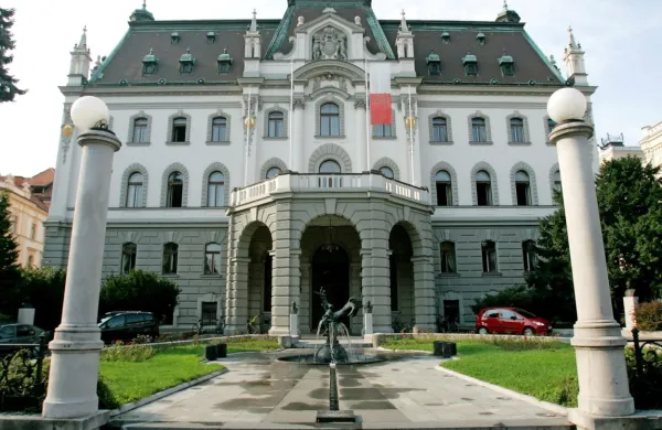 Ljubljanska univerza letos praznuje stoletnico delovanja.