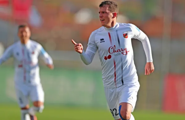 Nogometaši CB 24 Tabora Sežane so v 20. in zadnjem jesenskem 
krogu Prve lige Telekom izgubili proti Celju z 0:4 (0:2).