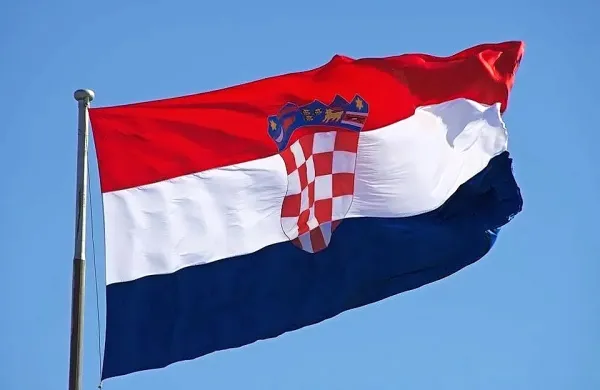 Največji izziv za Hrvaško na čelu EU bo večletni proračun, temna 
senca so incidenti z migranti na njeni meji z BiH.
