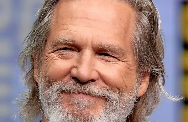 Ameriški igralec Jeff Bridges, ki se je mnogim v spomin vtisnil kot 
Model v filmu bratov Cohen Veliki Lebowski, danes praznuje 70. 
rojstni dan.