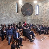 Na cerkvenem koru na&scaron;li tudi kamnito plo&scaron;čo iz 6. stoletja
