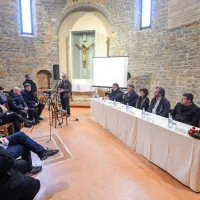 Na cerkvenem koru na&scaron;li tudi kamnito plo&scaron;čo iz 6. stoletja