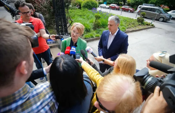 Pritožbo na ESČP so v imenu liste vložili Aleš Primc in Metka 
Zevnik iz stranke Glas za otroke in družine (oba na fotografiji) ter 
Franc Kangler.