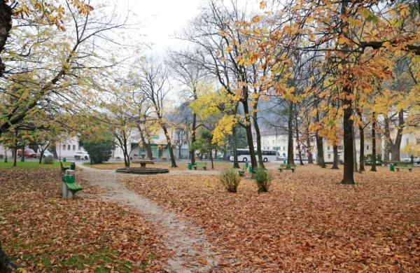 Baročni park pred dvorcem bodo prenovili in bo postal zbirališče 
za domačine in obiskovalce. 