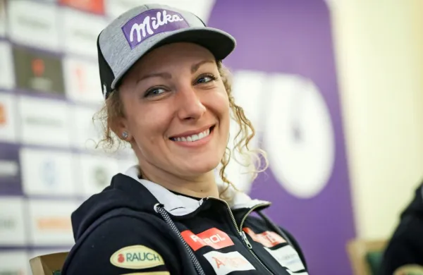 Slovenska predstavnica Ilka Štuhec je sezono v hitrih disciplinah 
na svoji prvi tekmi po februarski poškodbi kolena odprla s 17. 
mestom.