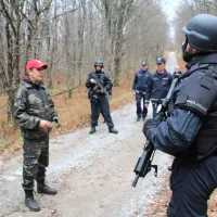 Kako je &Scaron;i&scaron;kova varda ob meji trčila v policijsko patruljo