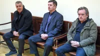 Vrhovno sodišče je zahteve za varstvo zakonitosti Srečka Prijatelja 
in Roberta Časarja (z leve, desno  Marjan Mikuž) zavrnilo kot 
neutemeljene.