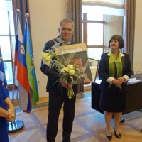 Bricem &scaron;tiri zelena potrdila