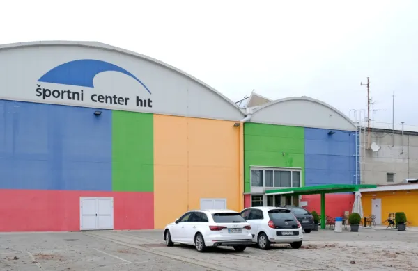 Svetniki so podprli nakup &Scaron;portnega centra Hit