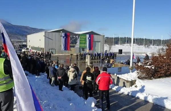 V Kočevski Reki so  slovesno zaznamovali spomin na prvi postroj 
enote Teritorialne obrambe, ki je predstavljala zametke Slovenske 
vojske. 