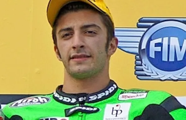 Mednarodna motociklistična zveza (Fim) je italijanskega dirkača 
serije MotoGP Andreo Iannoneja začasno suspendirala zaradi 
jemanja nedovoljenih poživil, so sporočili iz Fima.