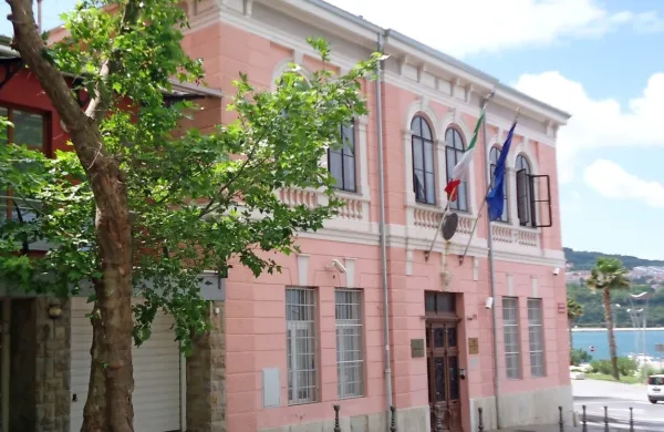 Italijanski konzulat se je edini prijavil na razpis