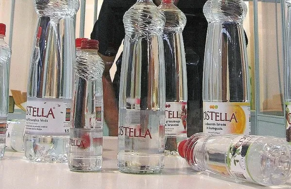 Uradni razlog naj bi bilo zavarovanje za plačilo globe v višini 53,9 
milijona evrov, ki jo je AVK tej hrvaški družbi naložila zaradi 
prevzema kostelske polnilnice vode Costella.
