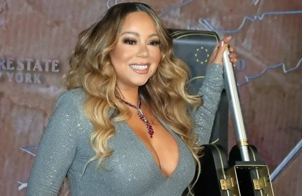 Mariah Carey ima dober razlog za širok nasmeh.