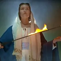 Film Miren dan prikazuje dogajanje v vasici ob meji, na križišču 
resničnega in umišljenega. 