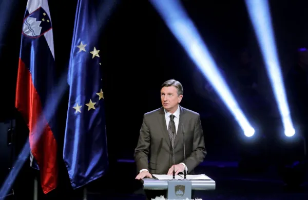 Enotnost na plebiscitu je bila odločilna za ustanovitev države in 
njeno enotno vojaško obrambo, je na osrednji državni proslavi 
pred dnevom samostojnosti in enotnosti dejal predsednik republike Borut Pahor.