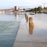 Poplavljena semedelska promenada v Kopru