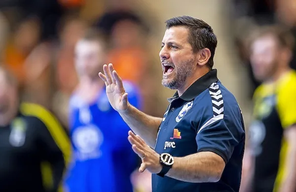 Ljubomir Vranješ je  včeraj po  predstavitvi že vodil prvi trening 
slovenske reprezentance.