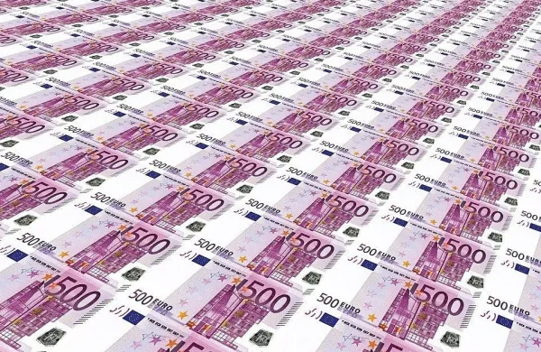 Državni proračun v 11 mesecih s 300 milijoni evrov presežka