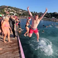 Skoki v morje z rekordnim &scaron;tevilom obiskovalcev