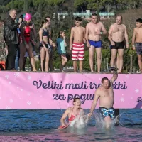Skoki v morje z rekordnim &scaron;tevilom obiskovalcev