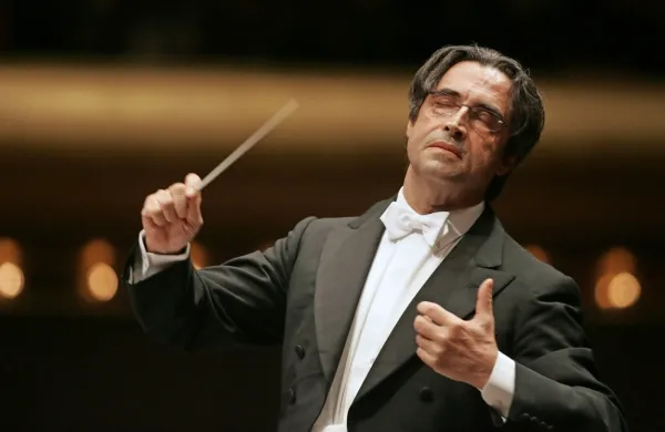 Italijanski dirigent Riccardo Muti bo prihodnje leto spet vodil 
novoletni koncert Dunajskih filharmonikov.