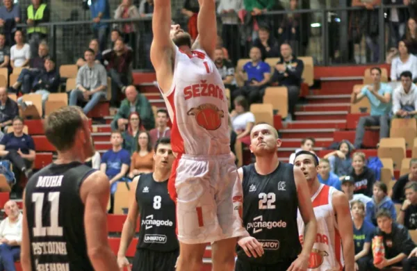 Utrinek z oktobrske tekme sosedskih rivalov v Sežani