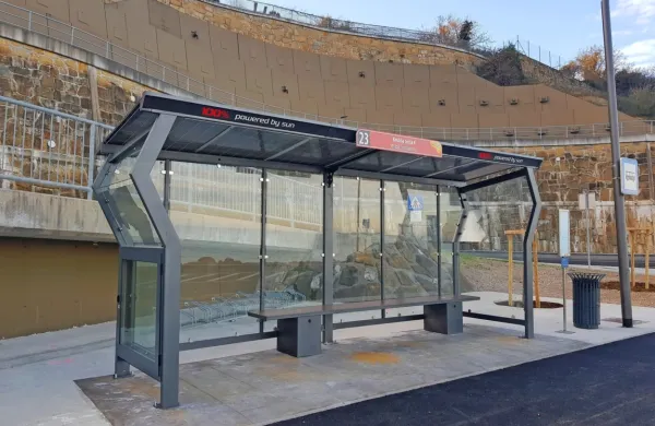 Koper je dobil dve solarni postajali&scaron;či