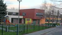 Cena vrtca za starše, ki imajo otroke v Vrtcu Postojna in vrtcu pri 
OŠ Prestranek (na fotografiji), po novem ne bo več enotna, pač pa 
bodo slednji plačevali več.
