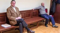 Anton Može  in njegov sosed Milan Martinčič (desno) med sojenjem 
na okrožnem sodišču. 